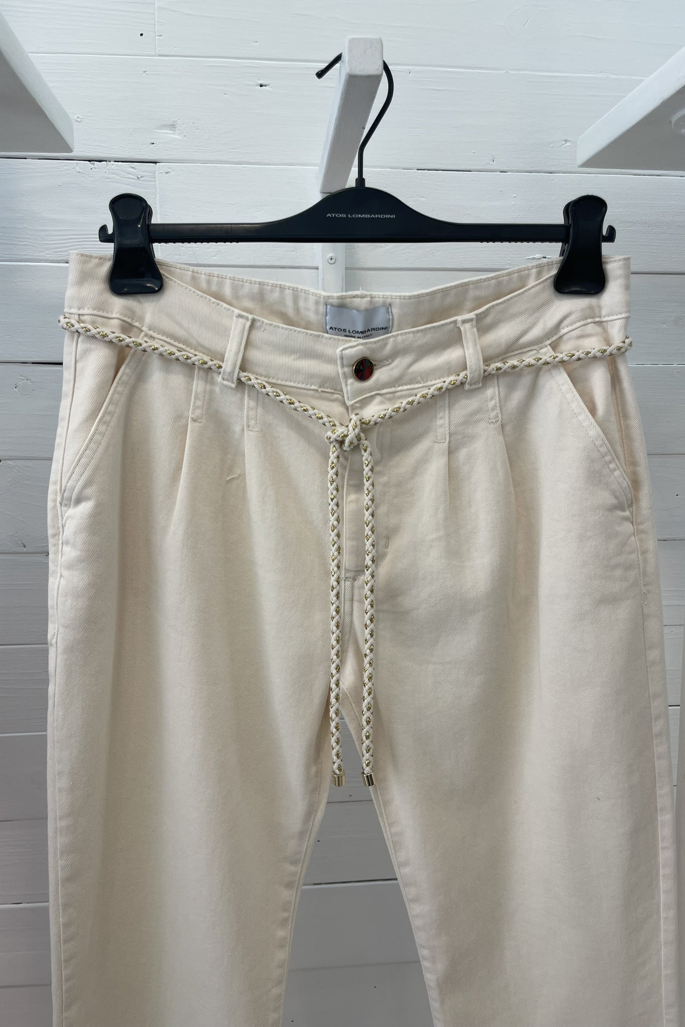 Pantaloni con cintura intrecciata