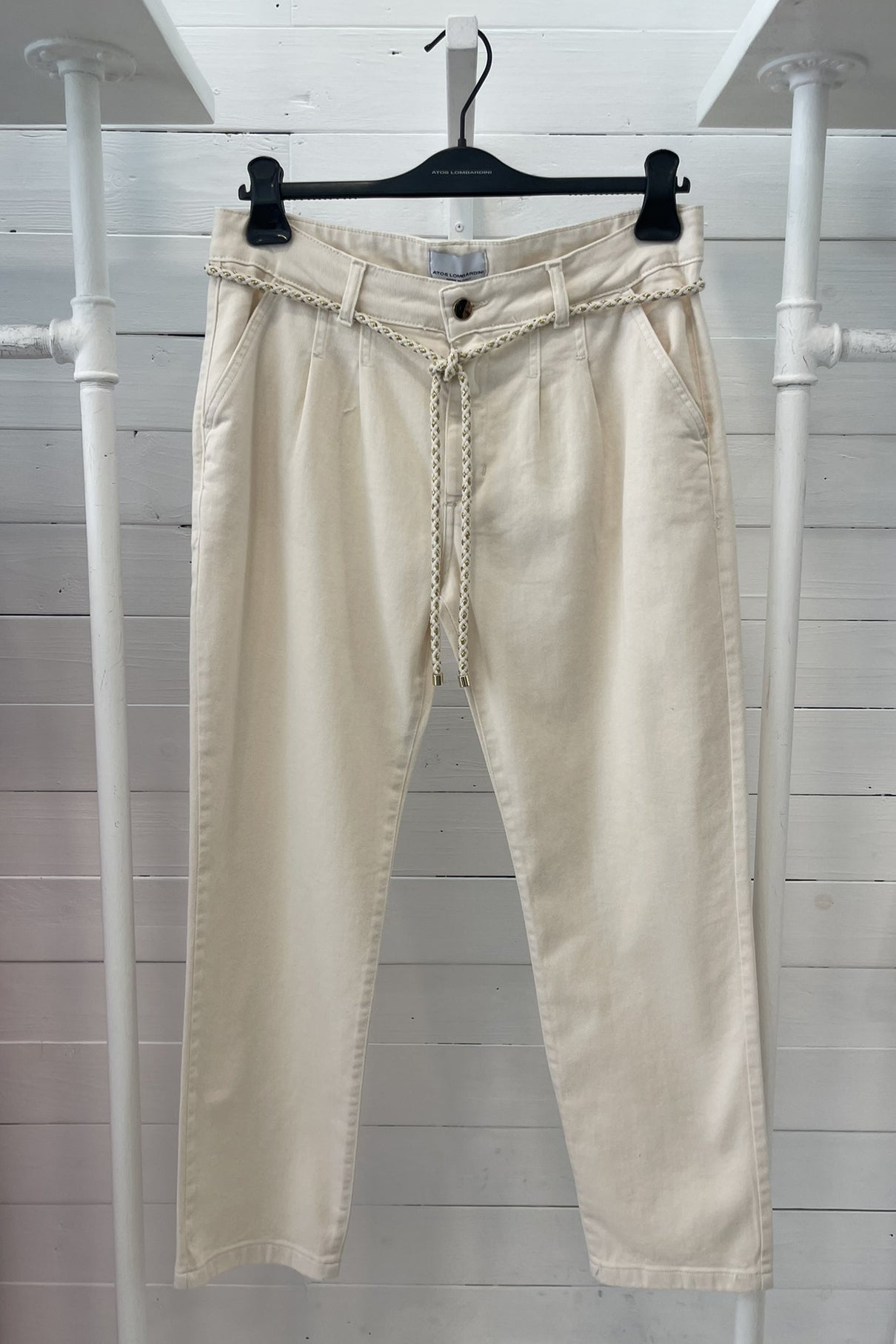 Pantaloni con cintura intrecciata