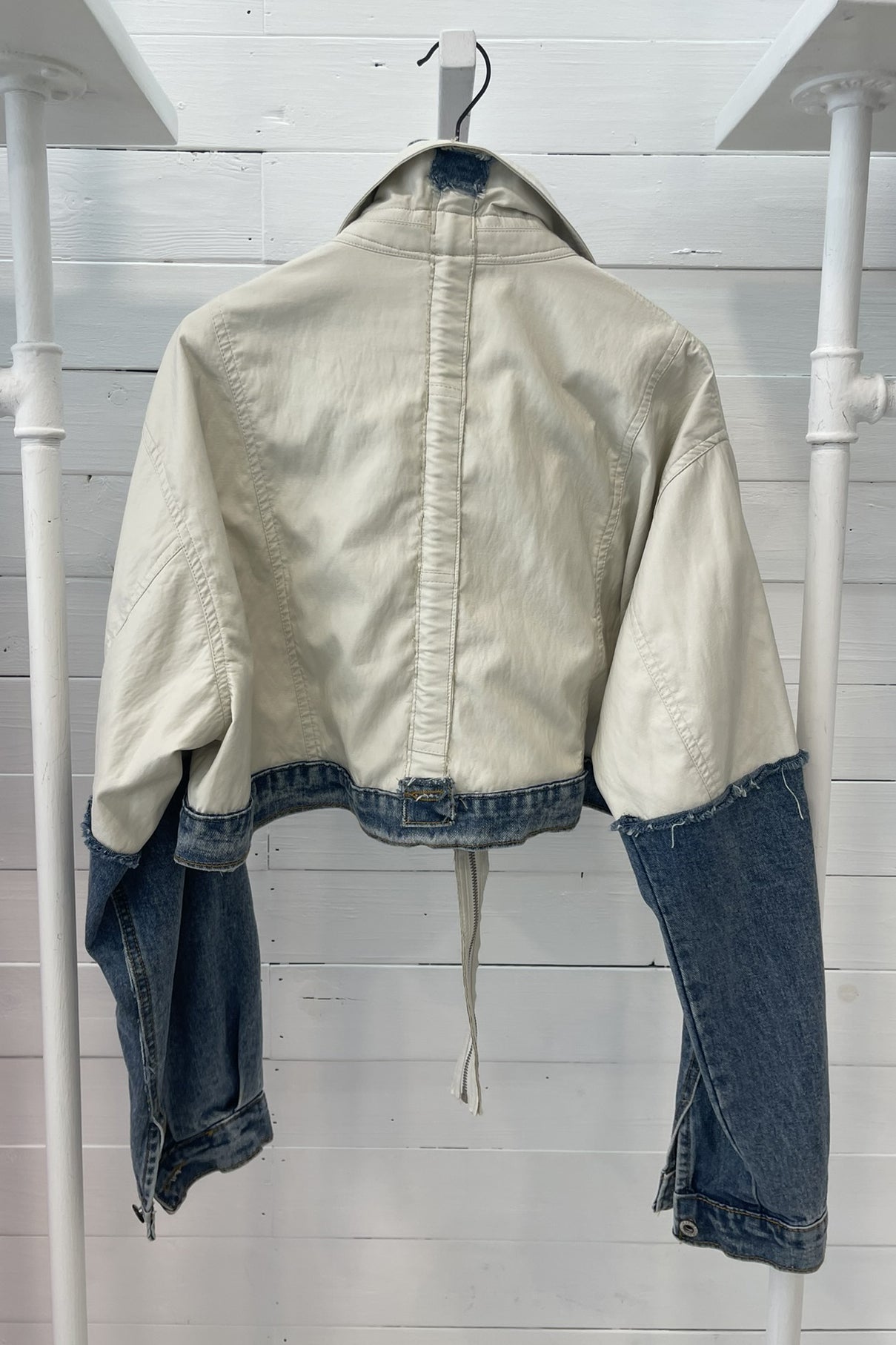 Giubbino semilpelle e jeans