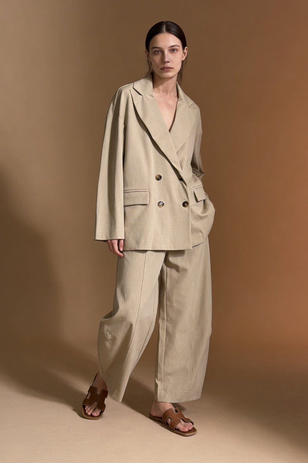 Pantalone linea a ovetto con vita elastica