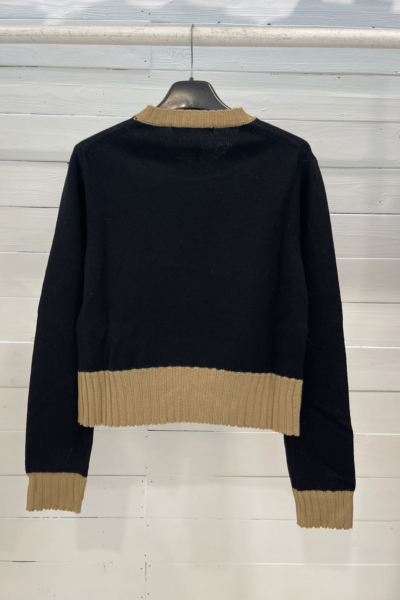 Maglione cropped a girocollo