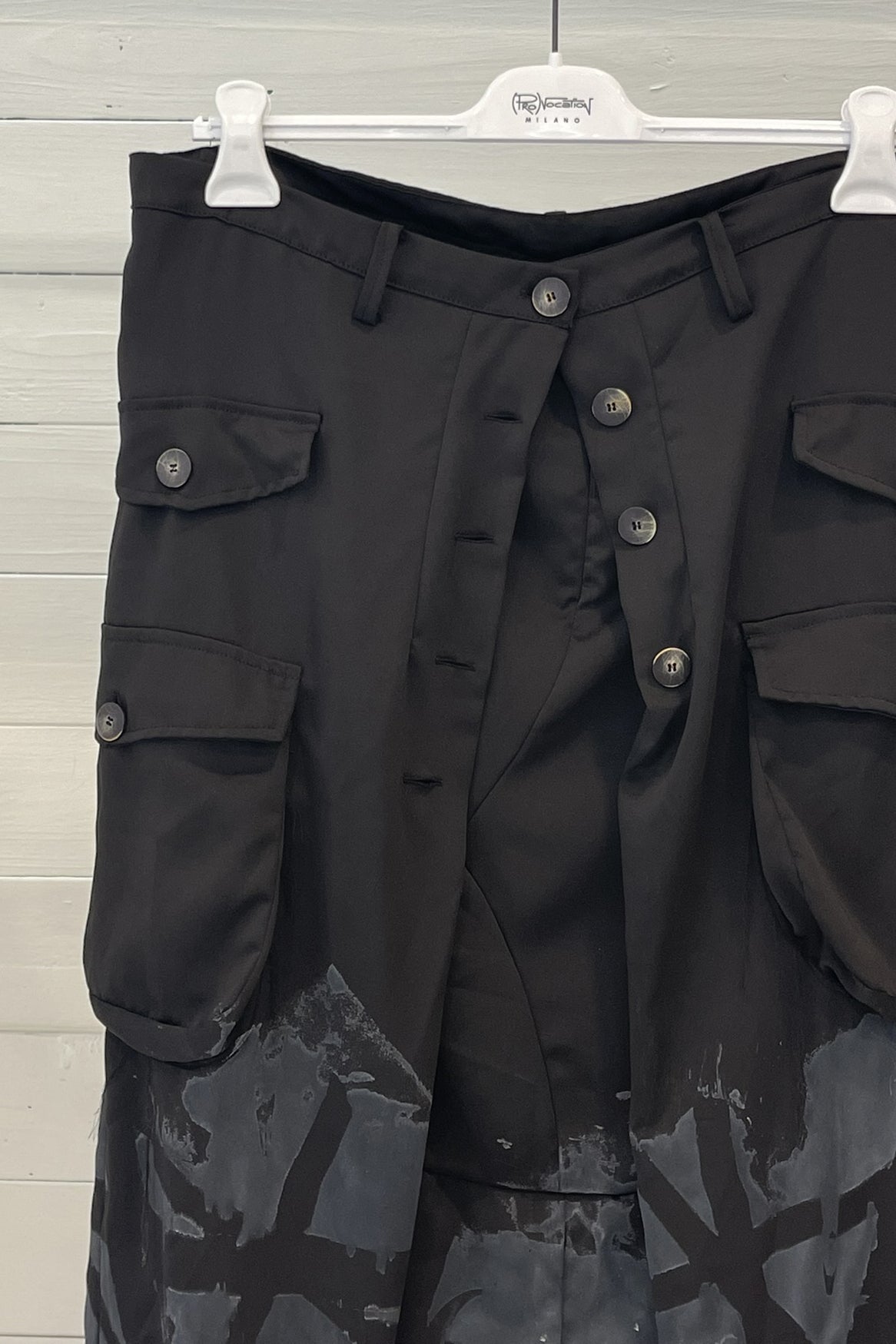 Pantalone cargo dipinto a mano