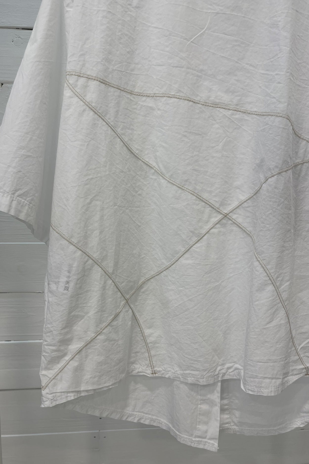 Blusa in cotone con cuciture a contrasto