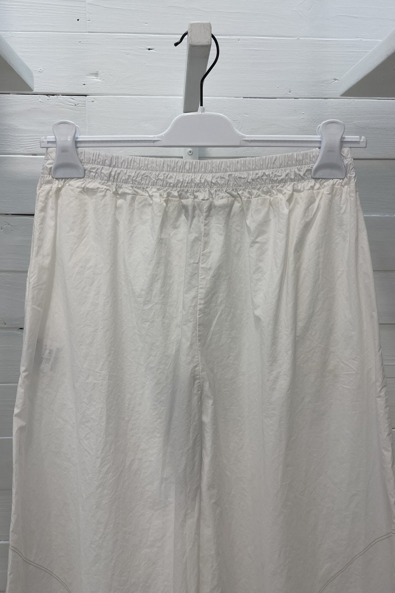 Pantalone in cotone con cuciture a contrasto