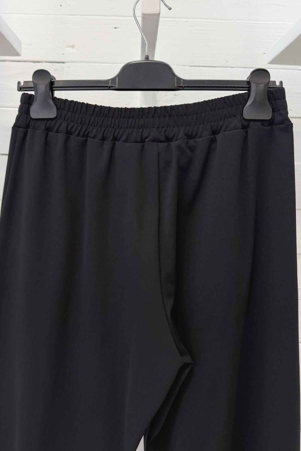 Pantalone jogger con fondo elasticizzato