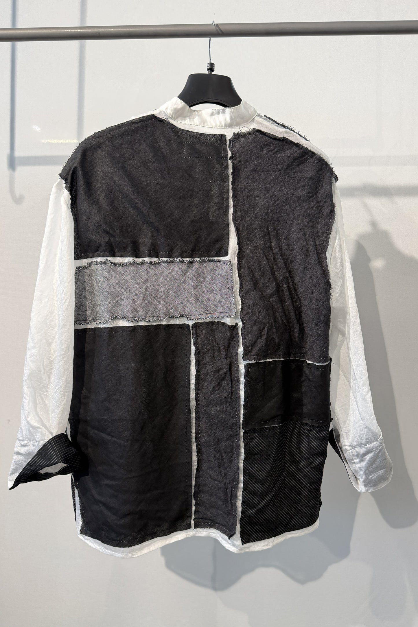 Casacca patchwork over bianco e nero
