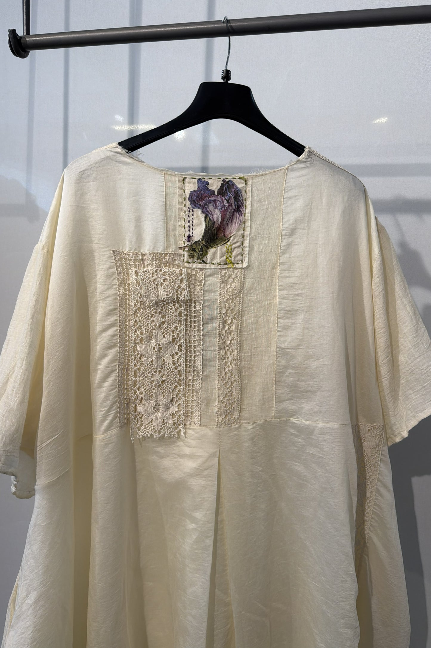 Spolverino con inserti e pizzo