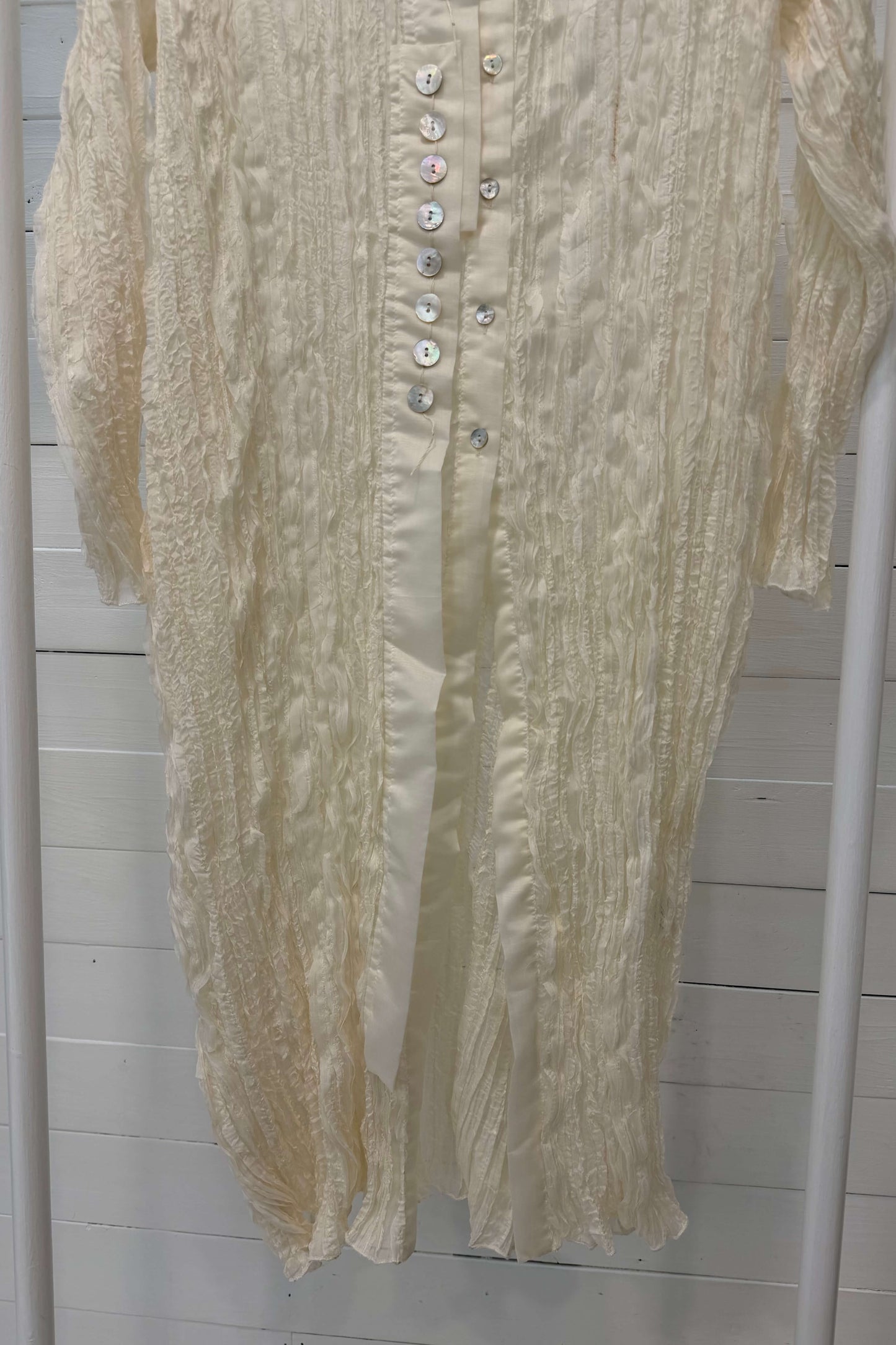 Camicia lunga con bottoni gioiello