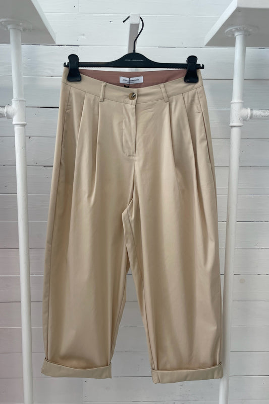 Pantalone crop con pinces