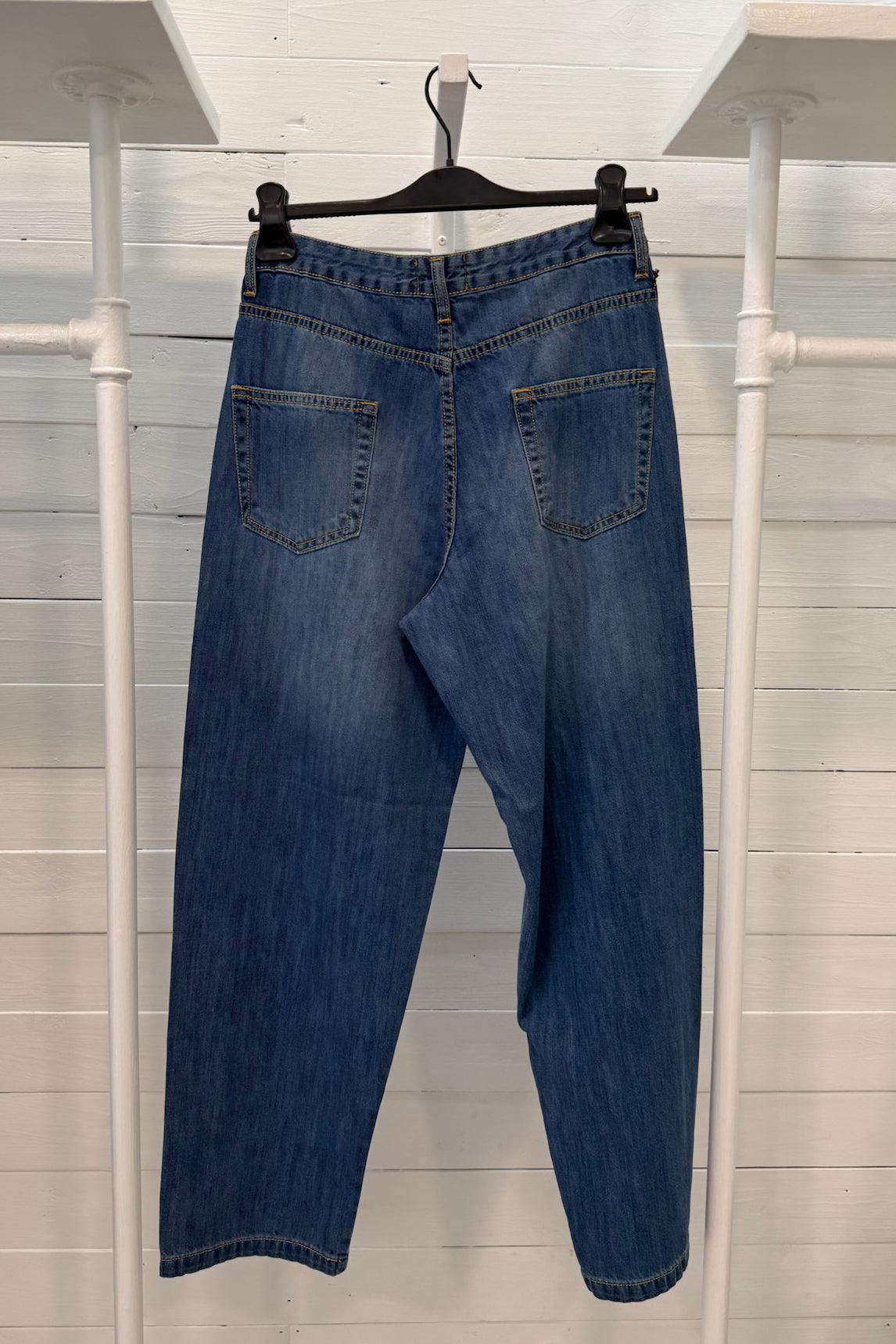 Jeans con tasche a filetto