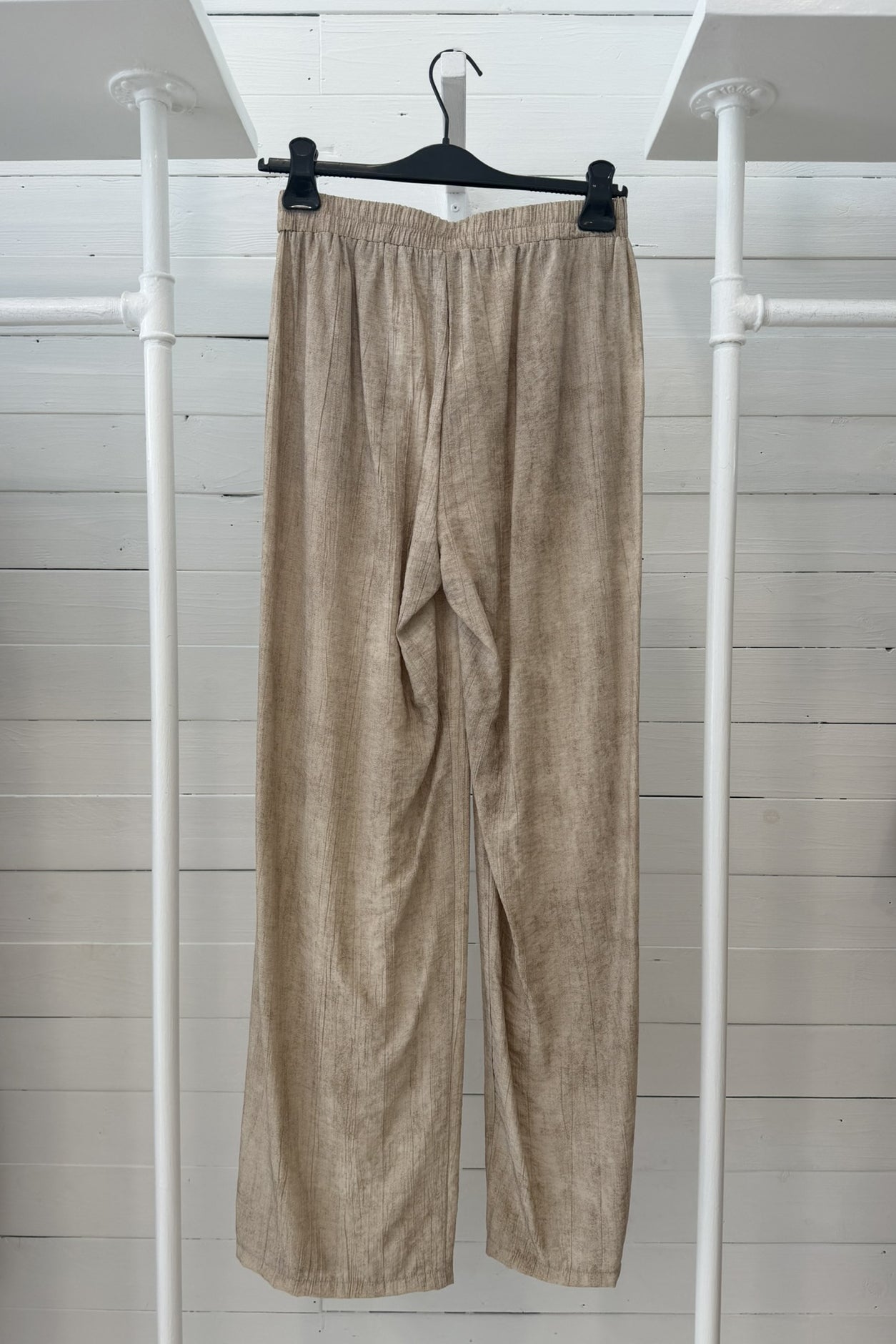 Pantalone ampio in viscosa stampa effetto lino