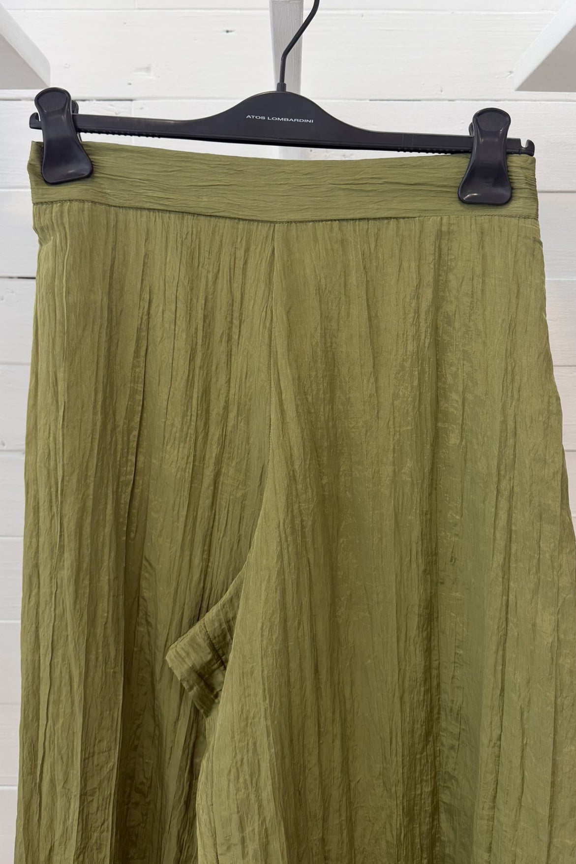 Pantalone ampio effetto stropicciato