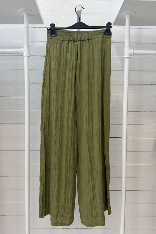 Pantalone ampio effetto stropicciato