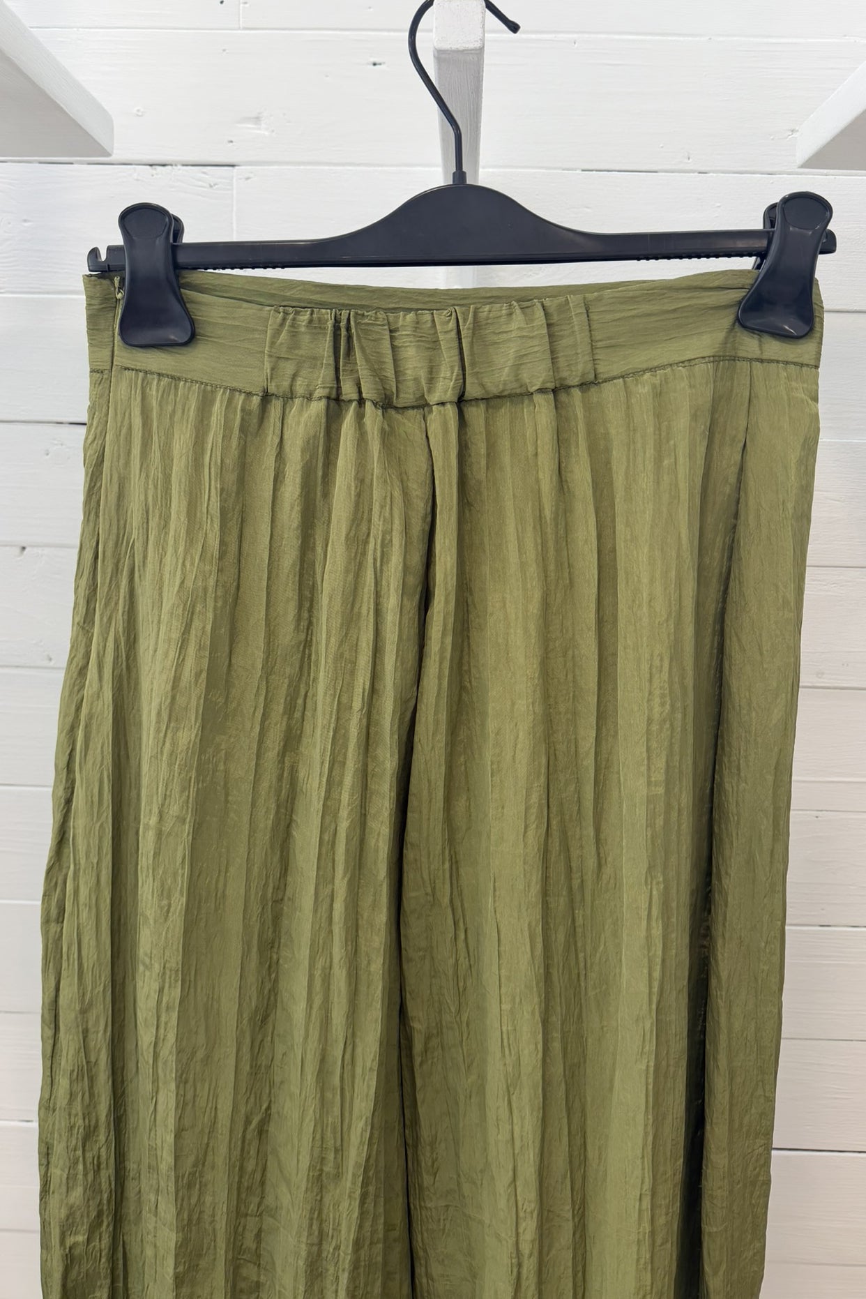 Pantalone ampio effetto stropicciato