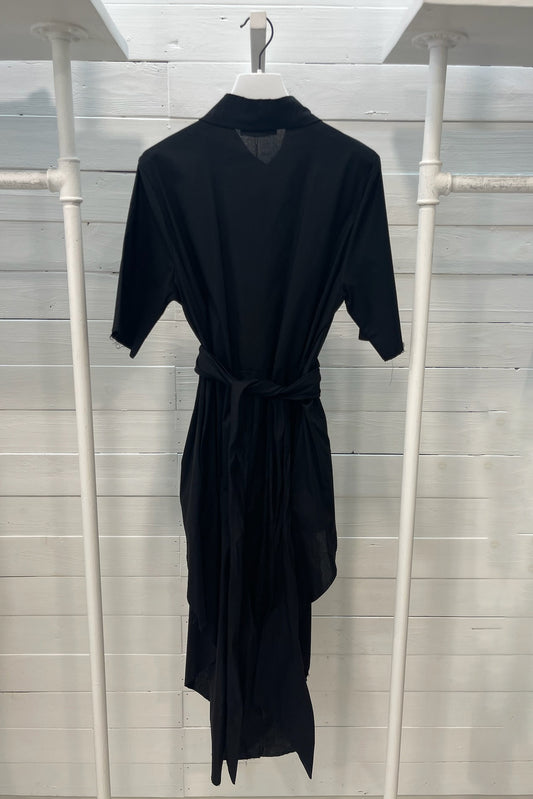 Camicia asimmetrica con nodo