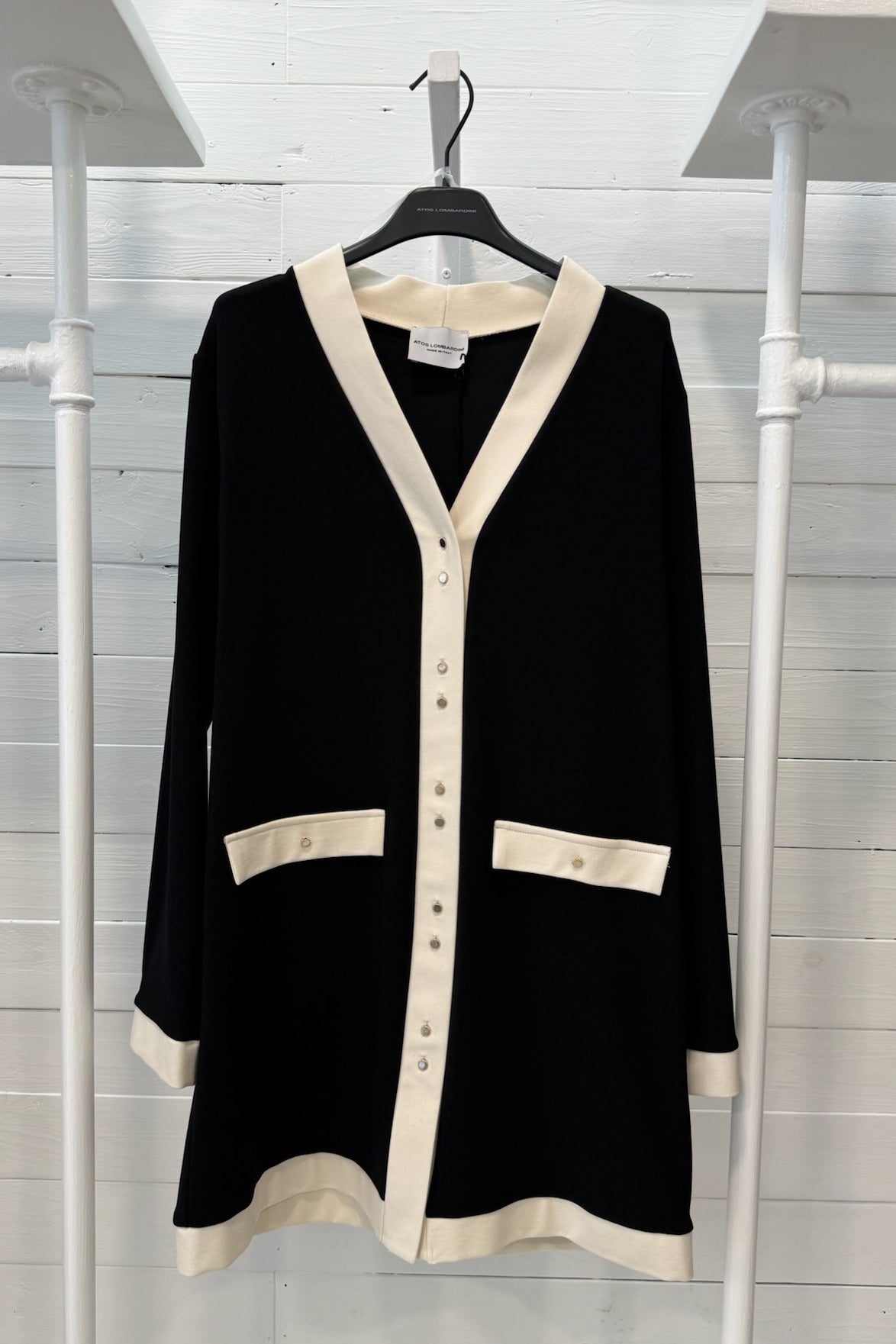 Cardigan/abito con bordi a contrasto