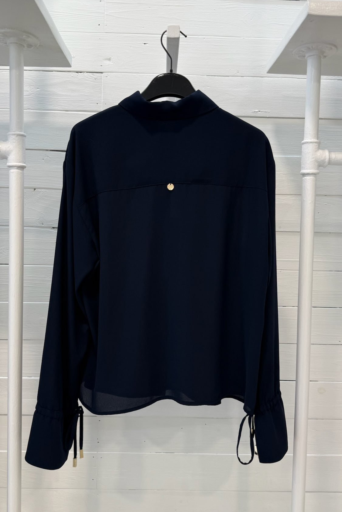 Camicia con bottone gioiello