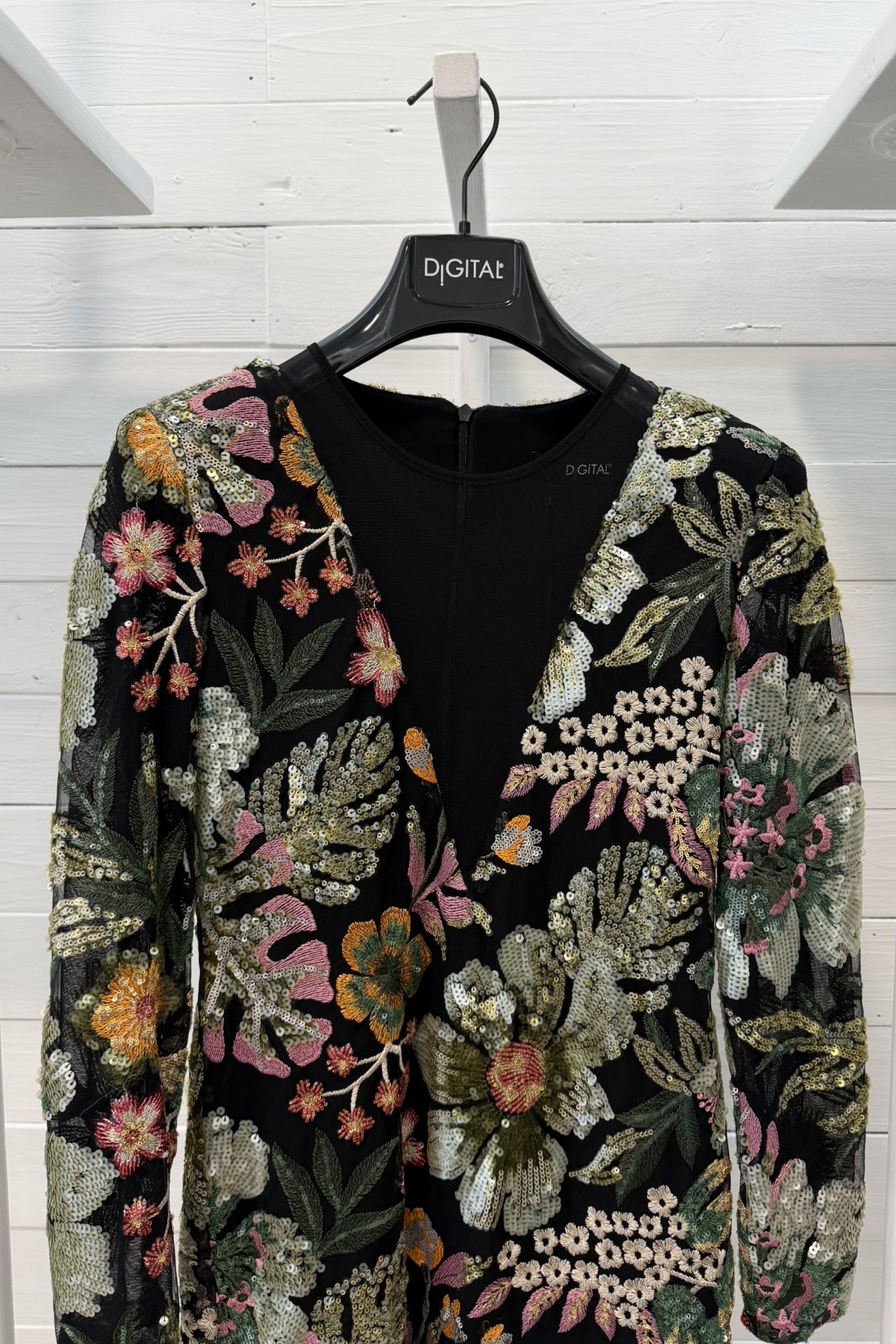 Abito ricamo fantasia