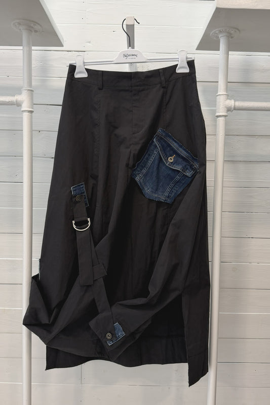 Gonna asimmetrica con dettagli denim