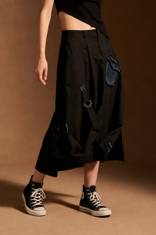Gonna asimmetrica con dettagli denim
