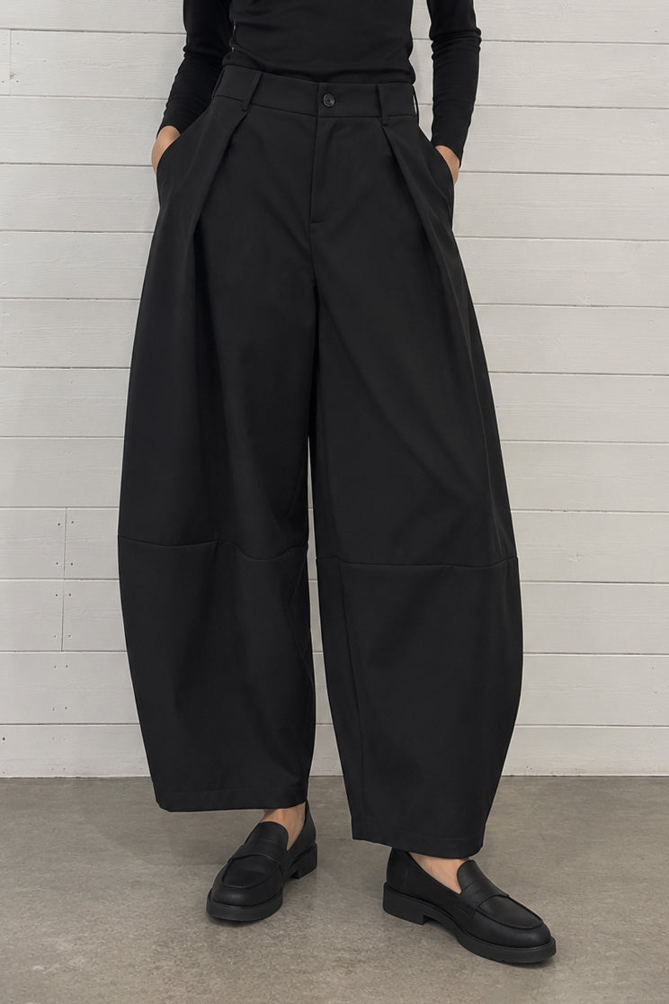 Pantalone a Ovetto con Taglio Orizzontale