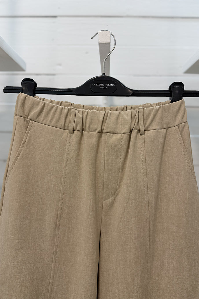 Pantalone linea a ovetto con vita elastica