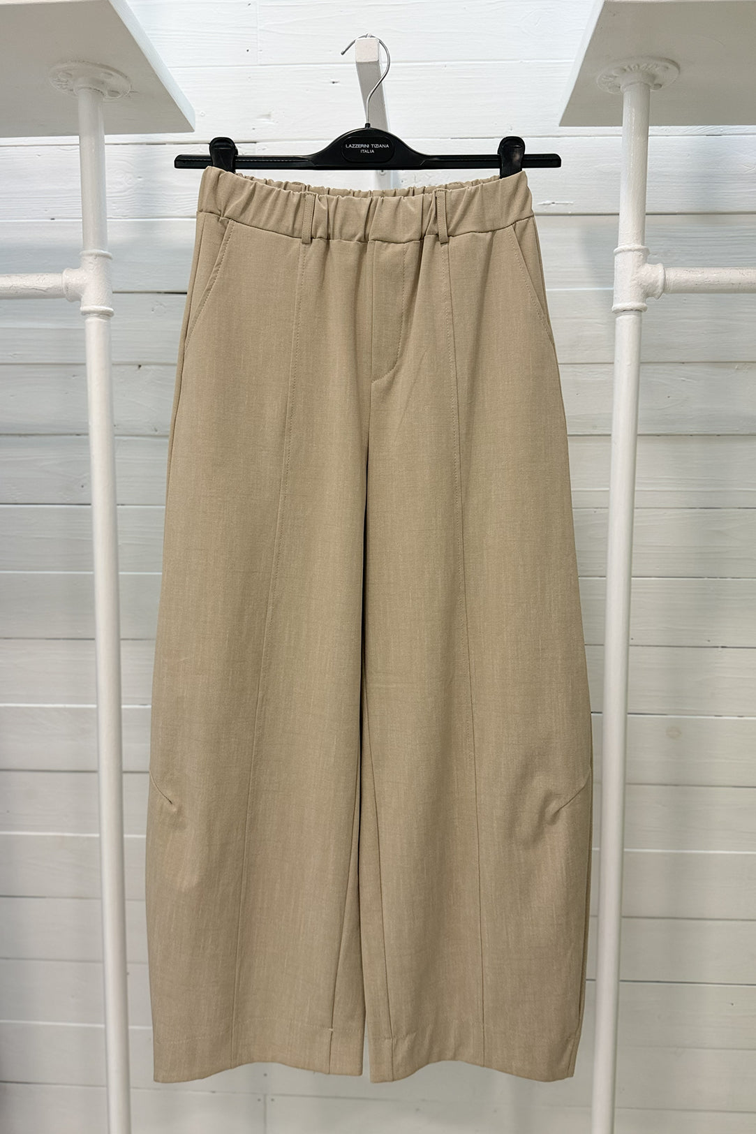 Pantalone linea a ovetto con vita elastica