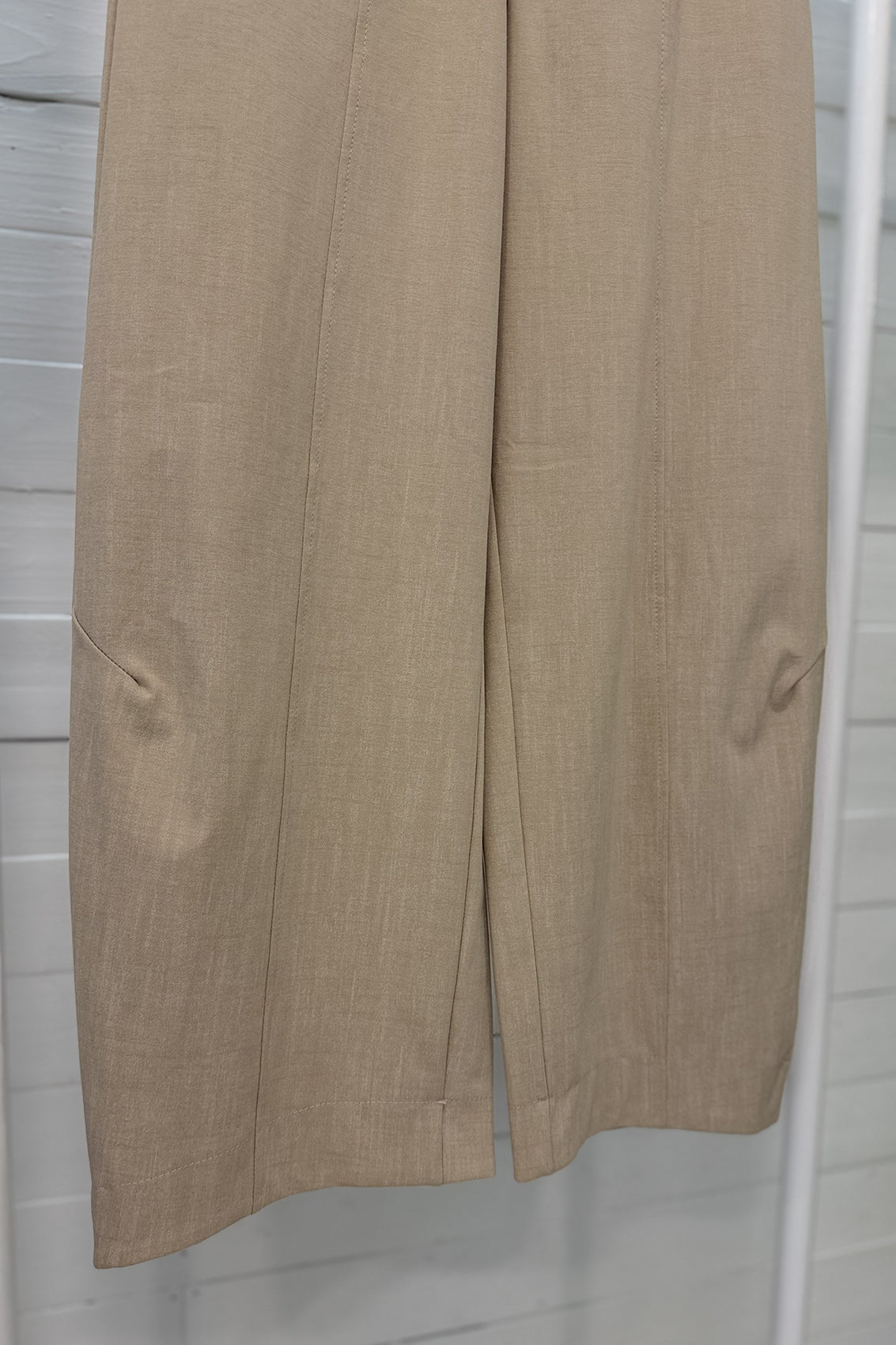 Pantalone linea a ovetto con vita elastica