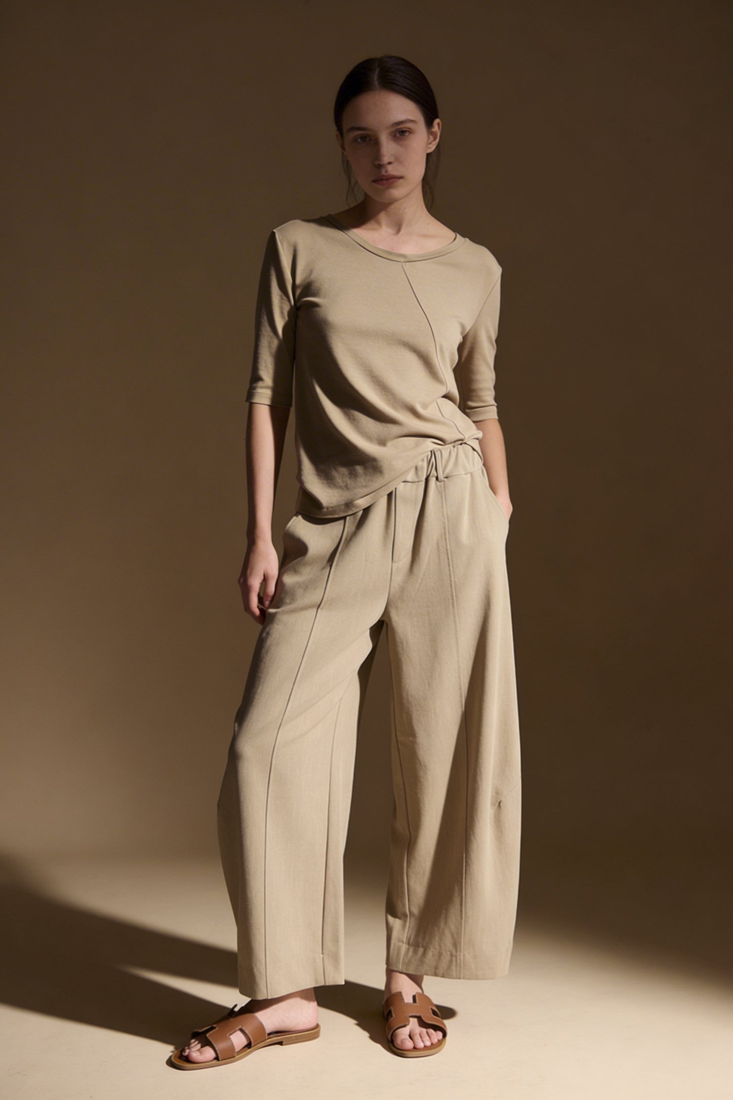 Pantalone linea a ovetto con vita elastica