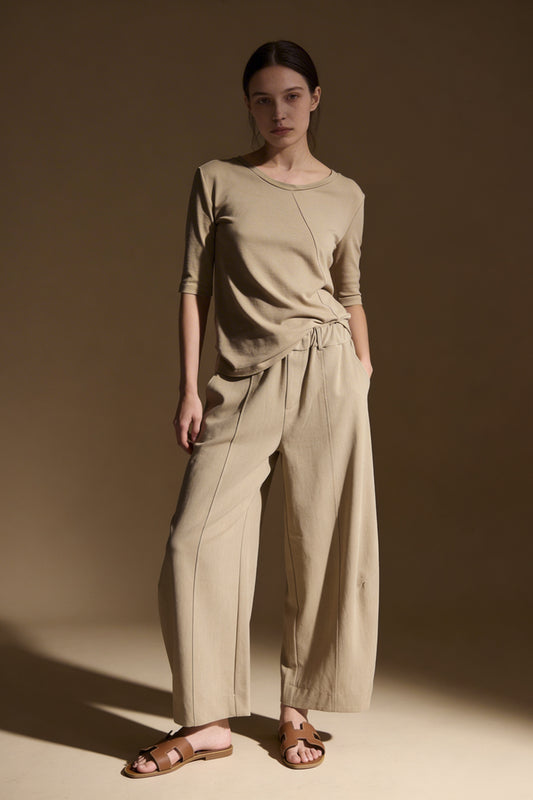 Pantalone linea a ovetto con vita elastica