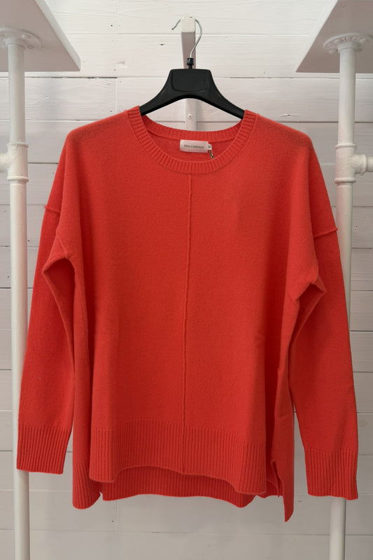 Maglia in puro cashmere con fondo asimmetrico