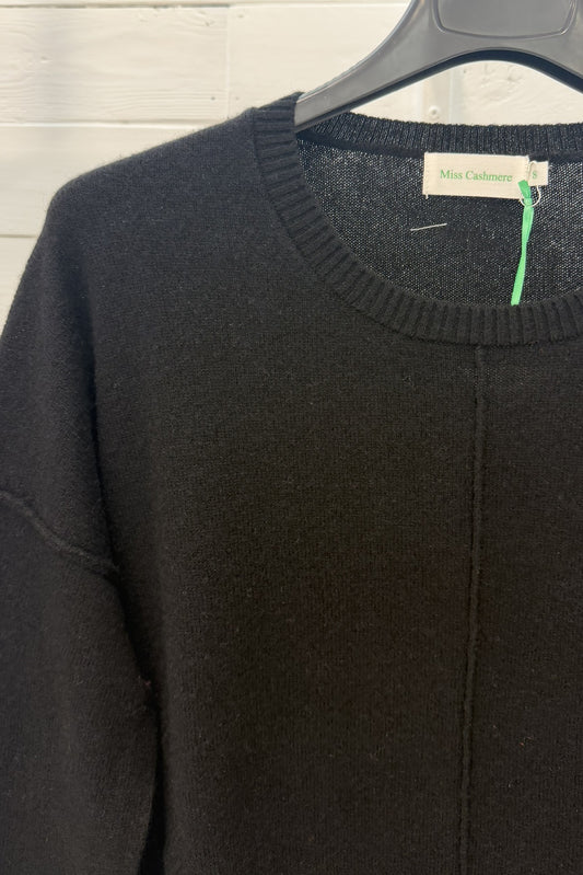Maglia in puro cashmere con fondo asimmetrico