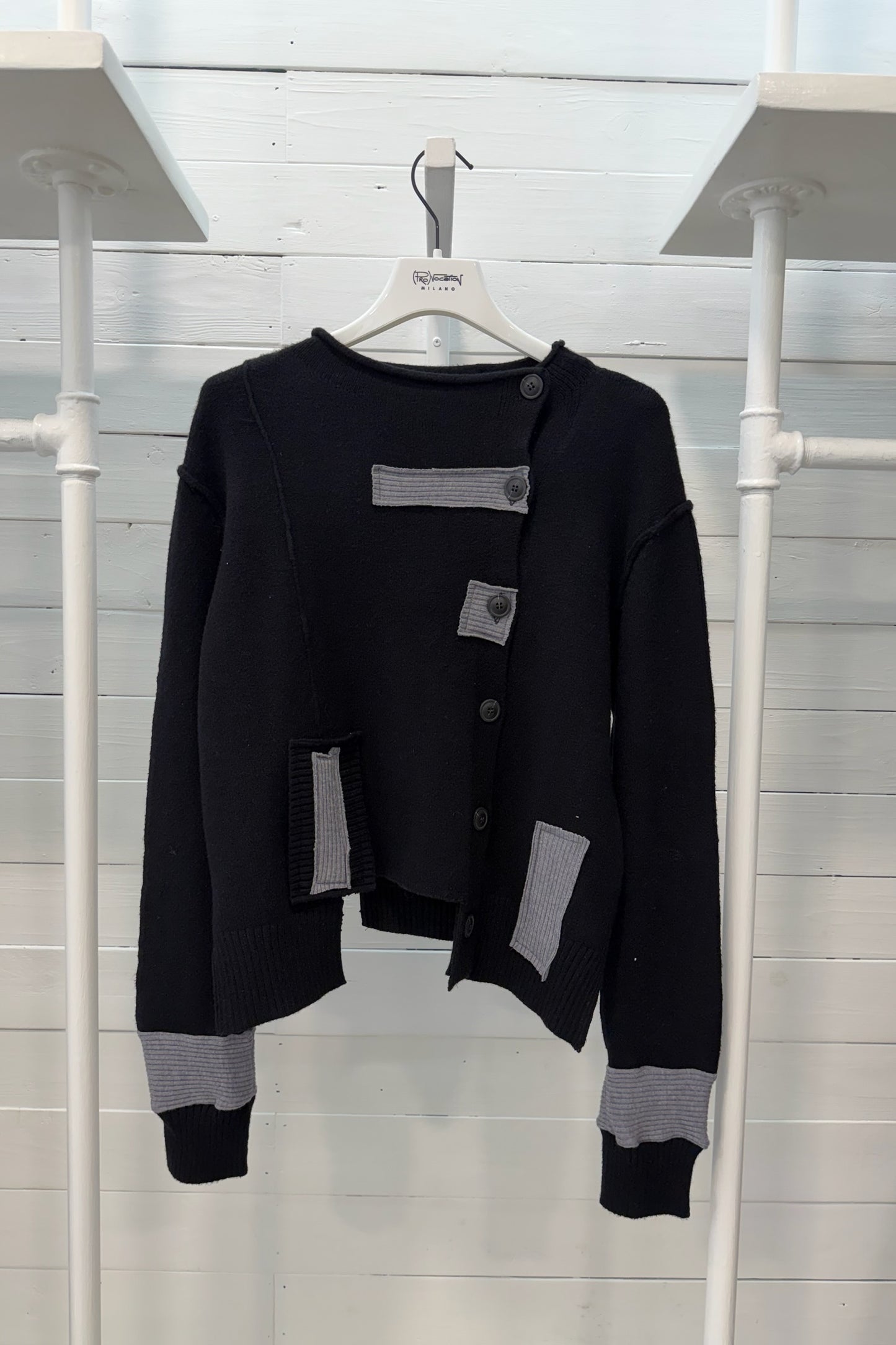 Maglia dettagli bottoni