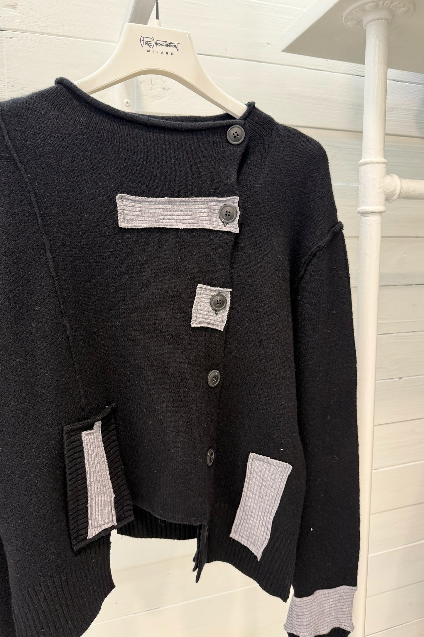 Maglia dettagli bottoni