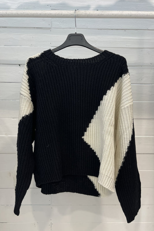 Maglione asimmetrico bianco e nero