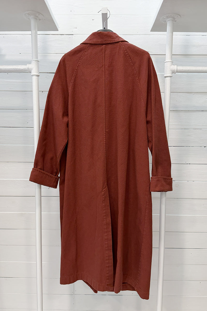 Spolverino lungo in cotone con revers