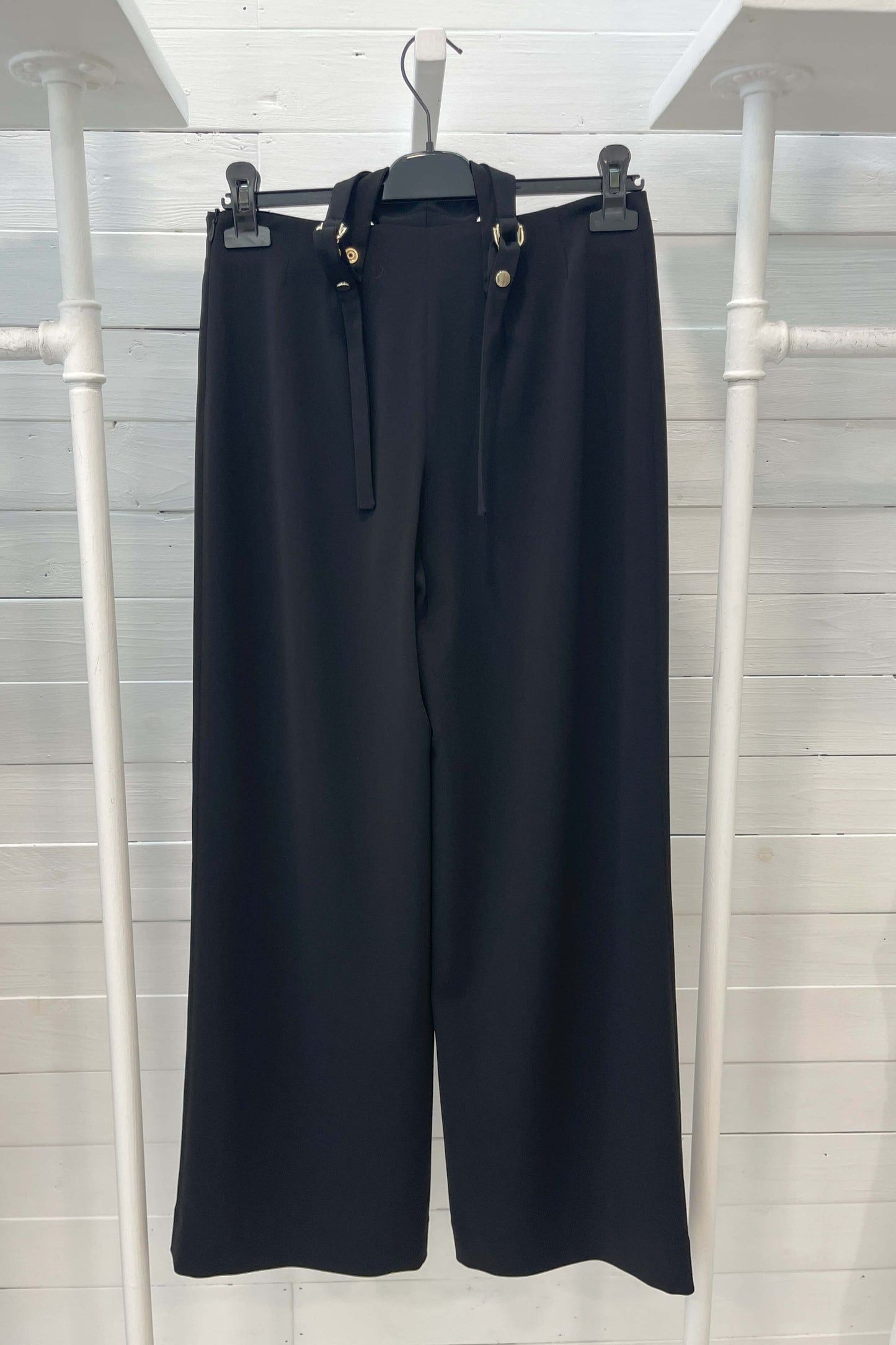 Pantalone con dettagli cut-out