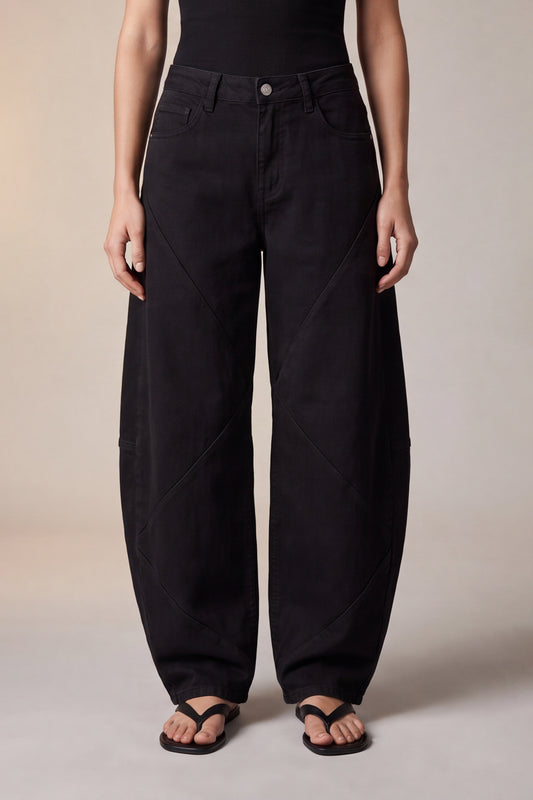 Pantalone wide leg con tagli geometrici