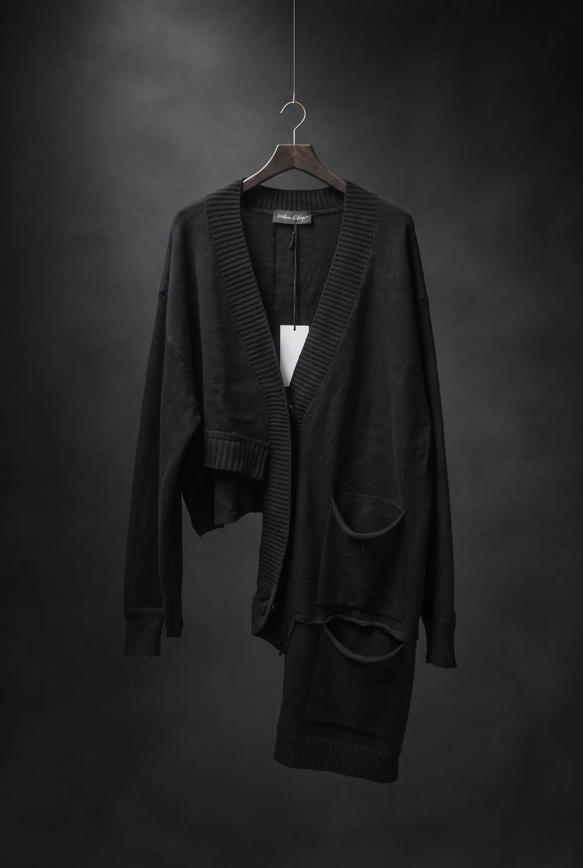 Cardigan asimmetrico con dettagli destrutturati
