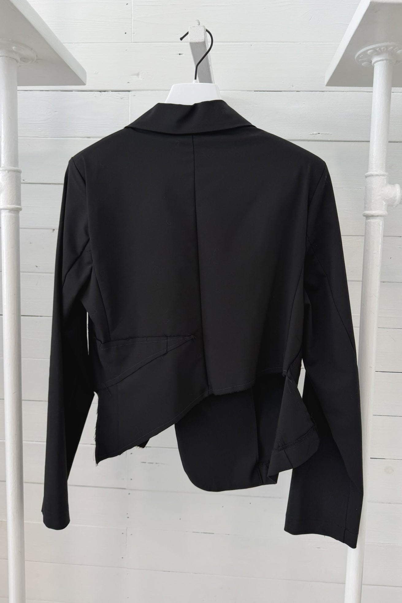 Giacca Corta Asimmetrica con Rever
