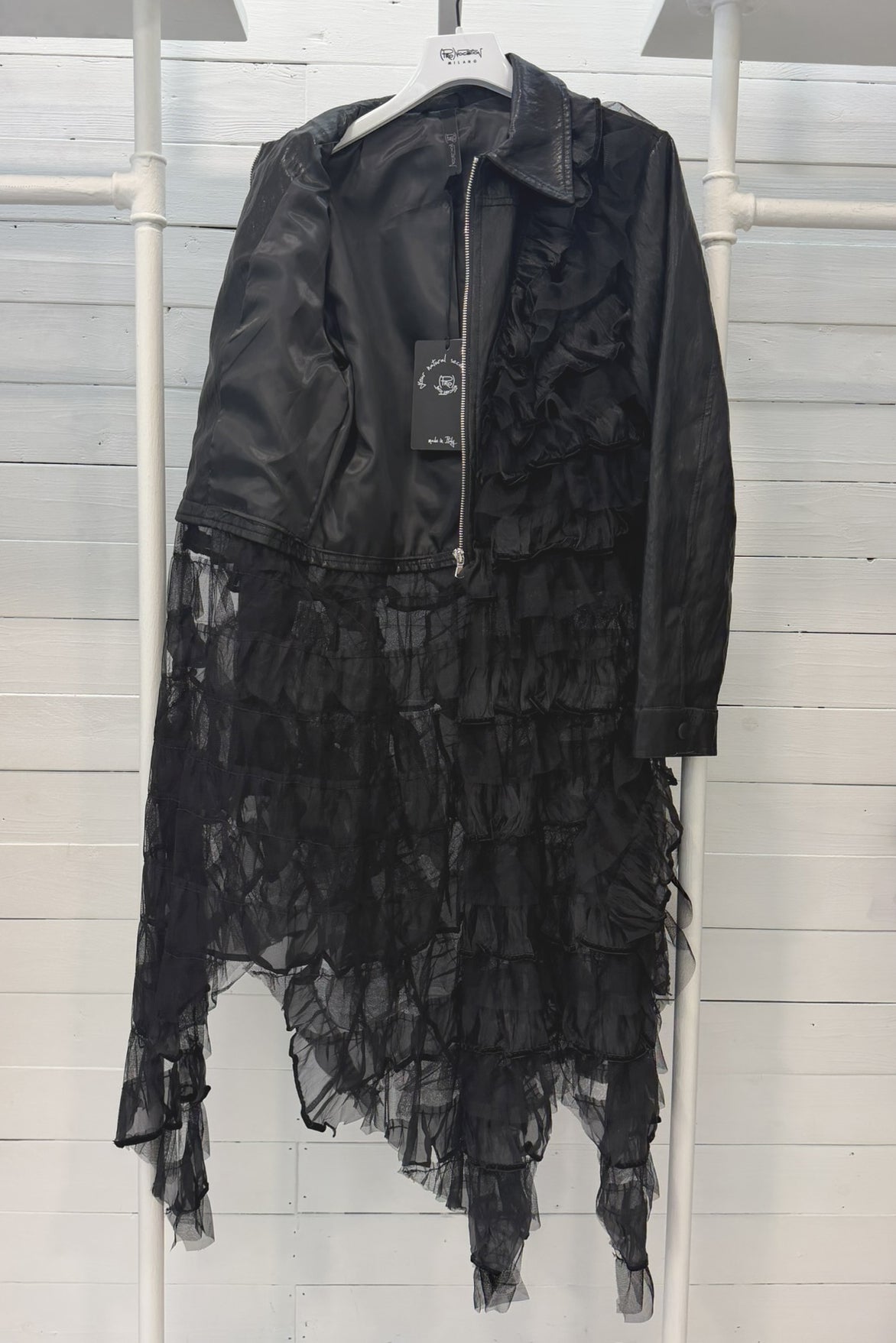 Giacca in ecopelle con ruches e tulle