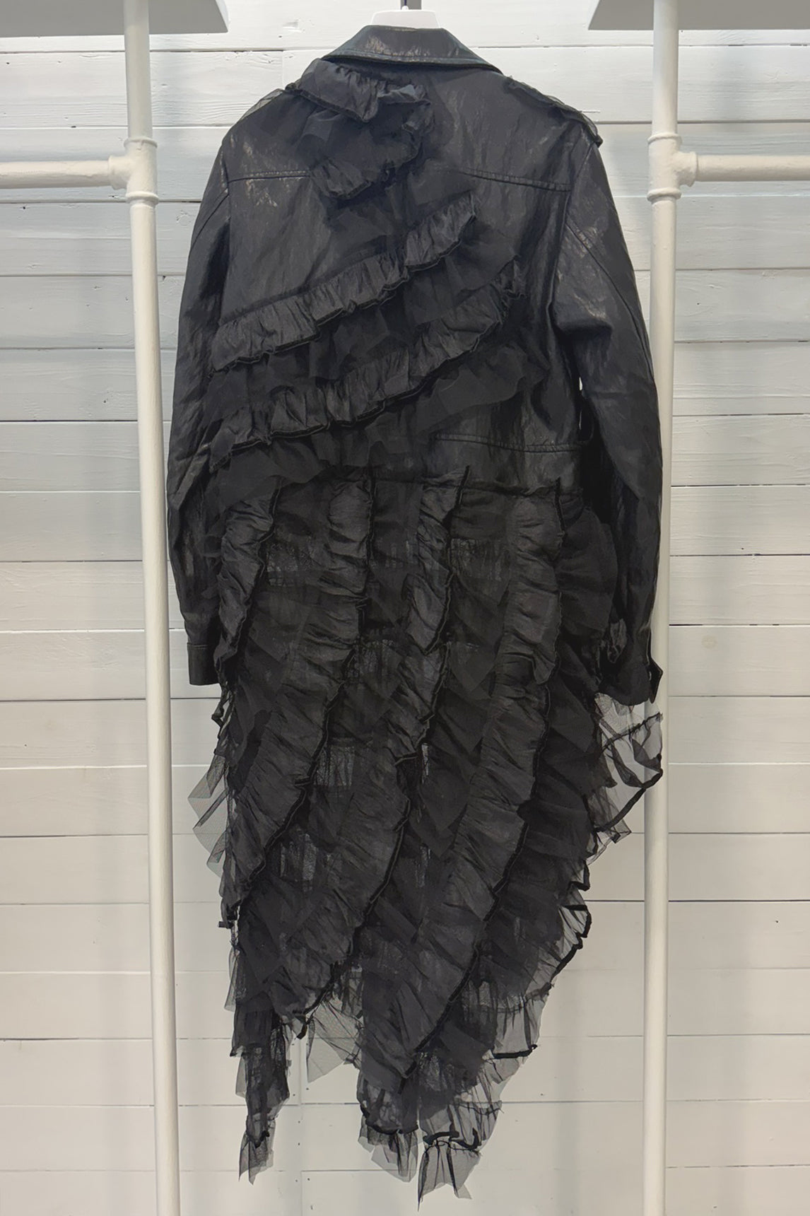 Giacca in ecopelle con ruches e tulle