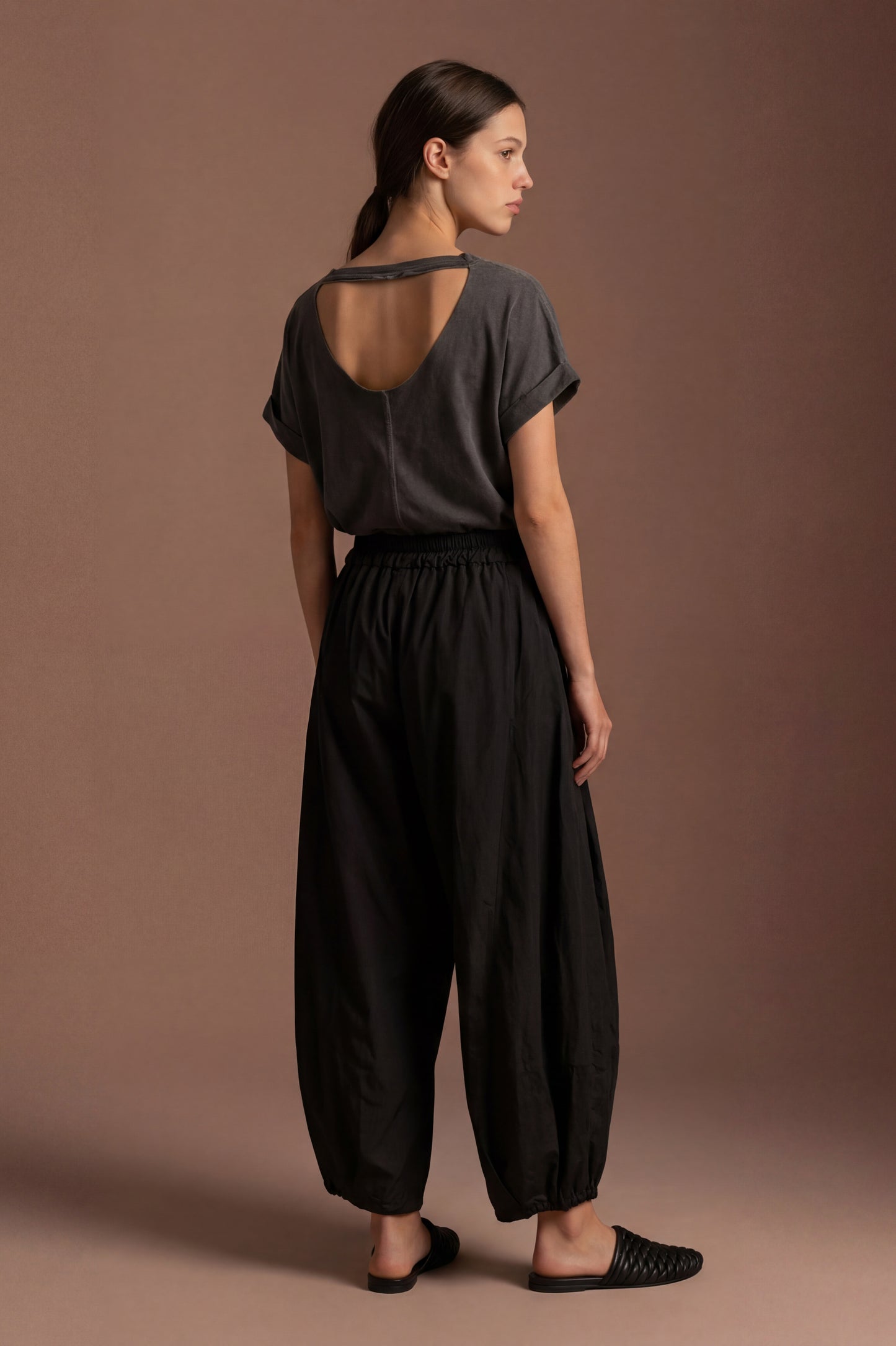 T-shirt con dettagli raw