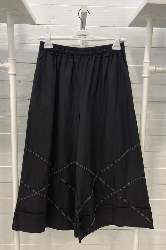 Pantalone in cotone con cuciture a contrasto