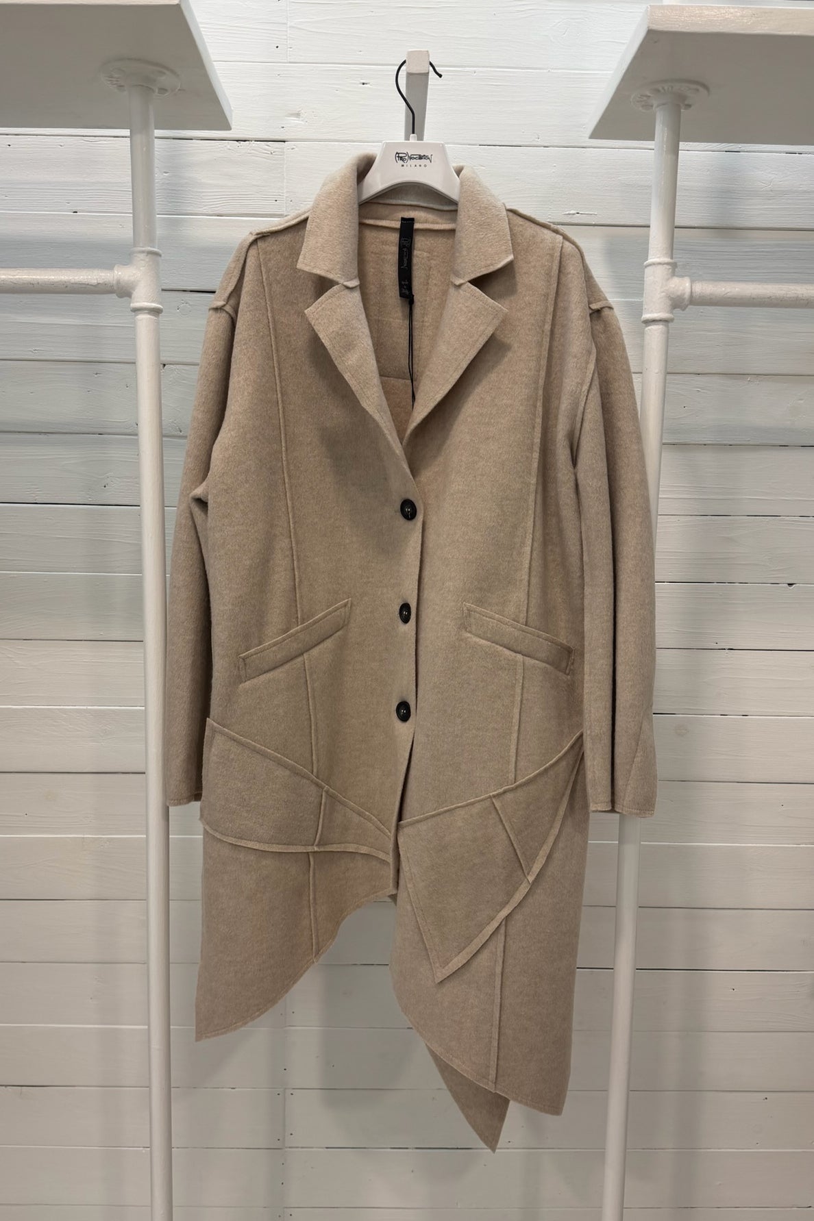 Cappotto asimmetrico