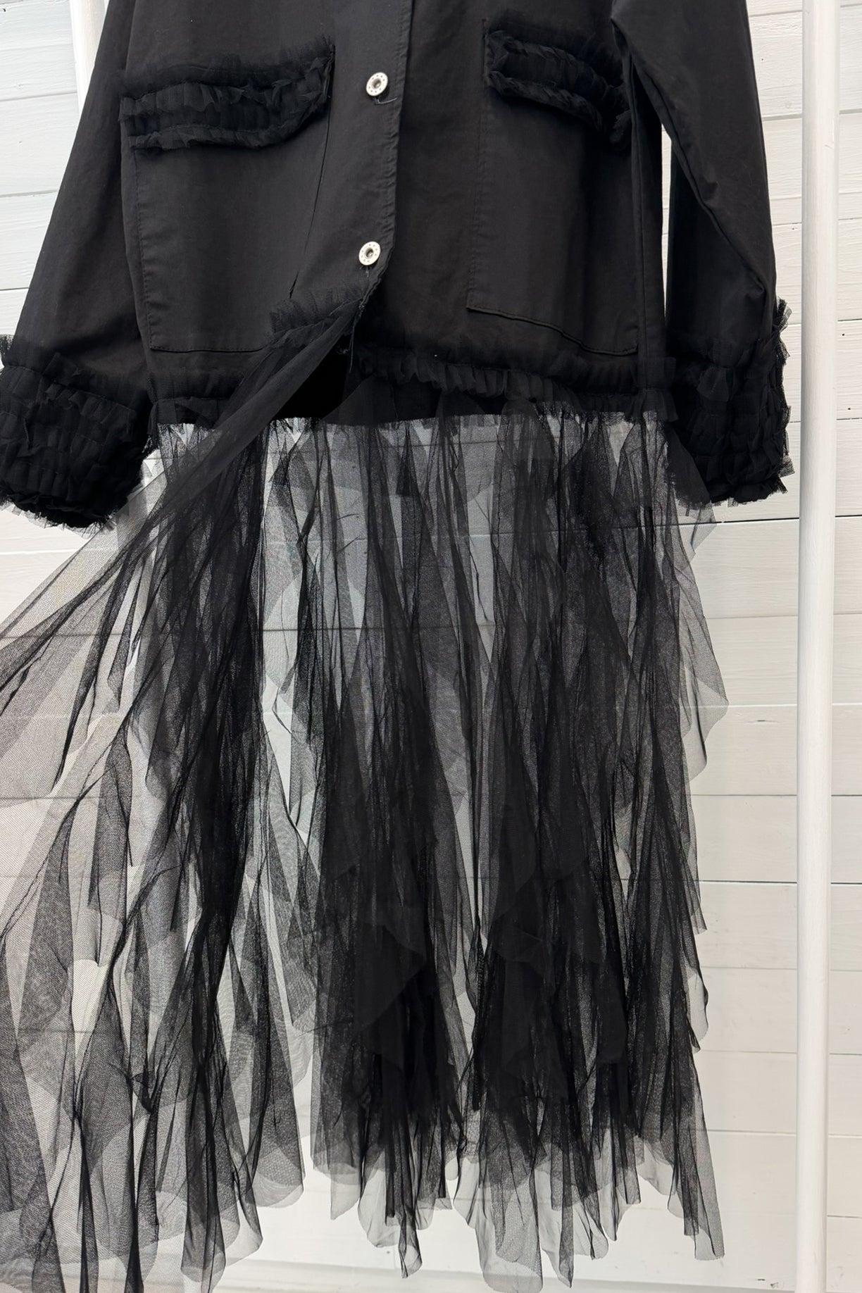 Giacca nera con inserti in tulle