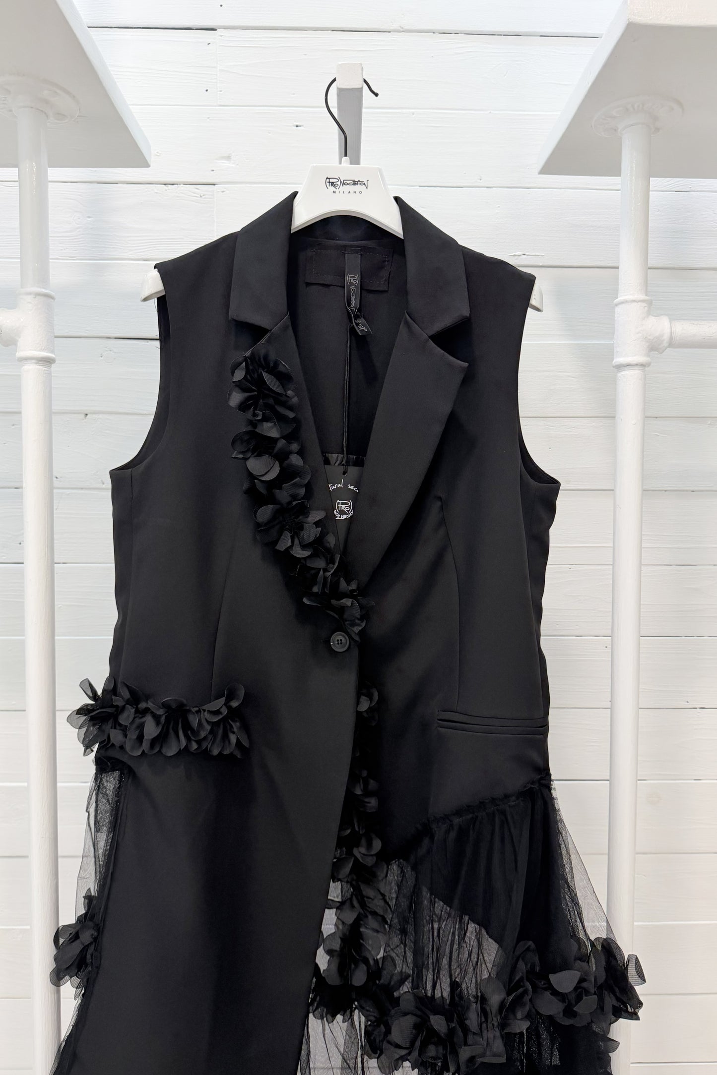 Gilet con tulle e applicazioni floreali