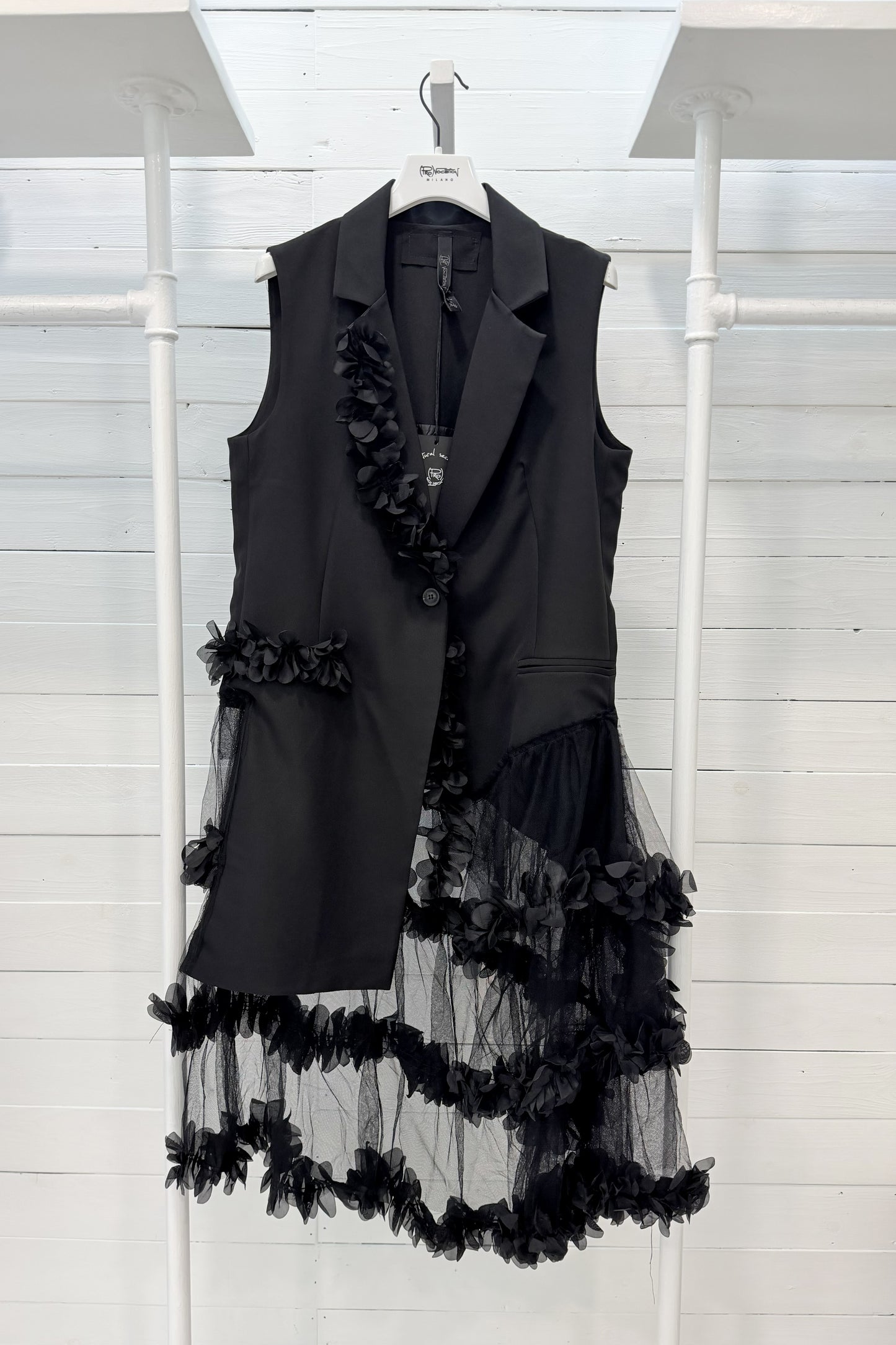 Gilet con tulle e applicazioni floreali