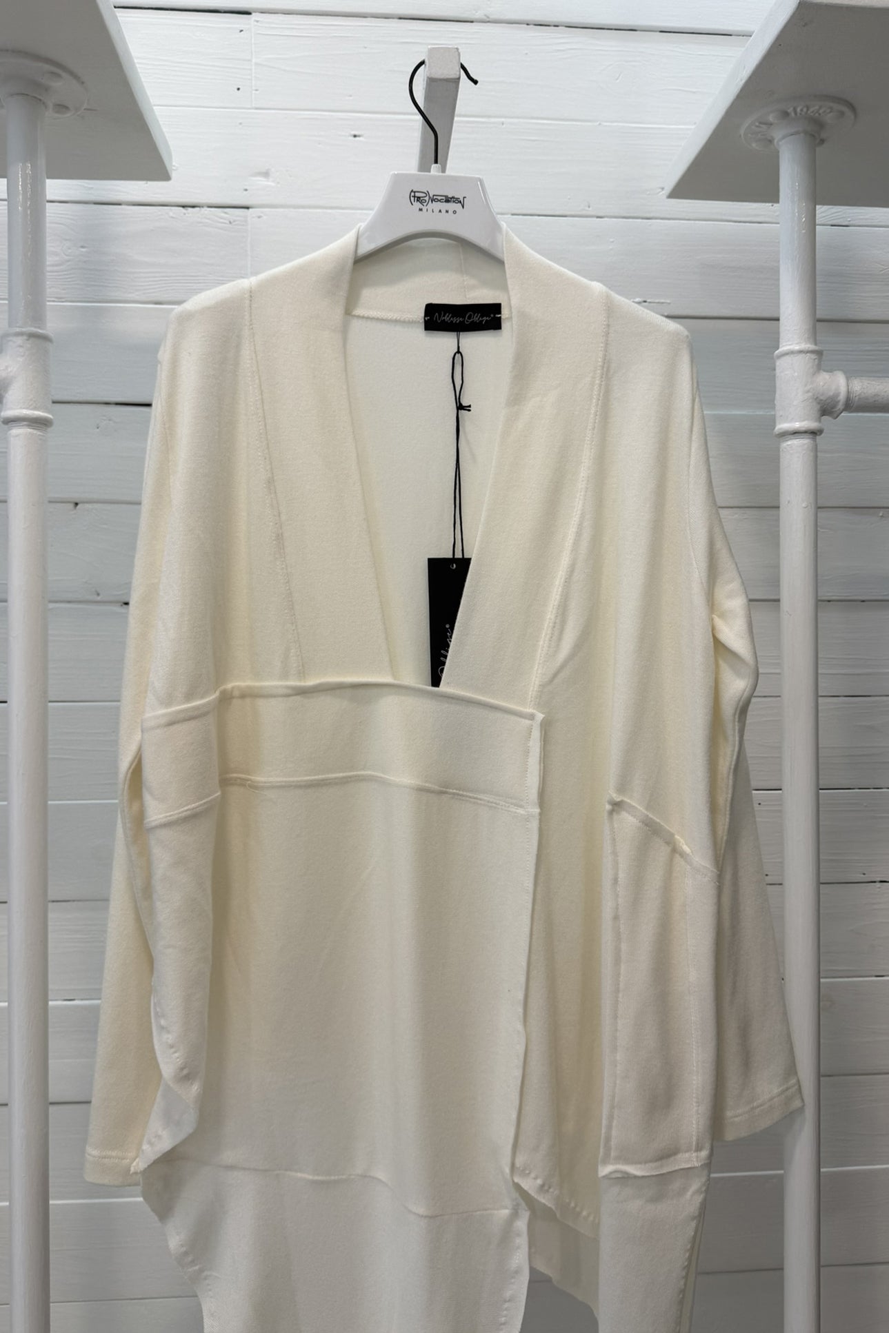 Maglia asimmetrica con inserto geometrico