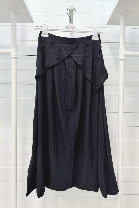 Pantalone cavallo basso con drappeggio